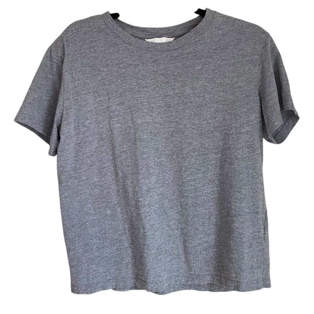 H&M Woman's Gray Short Sleeve T-Shirt - M
